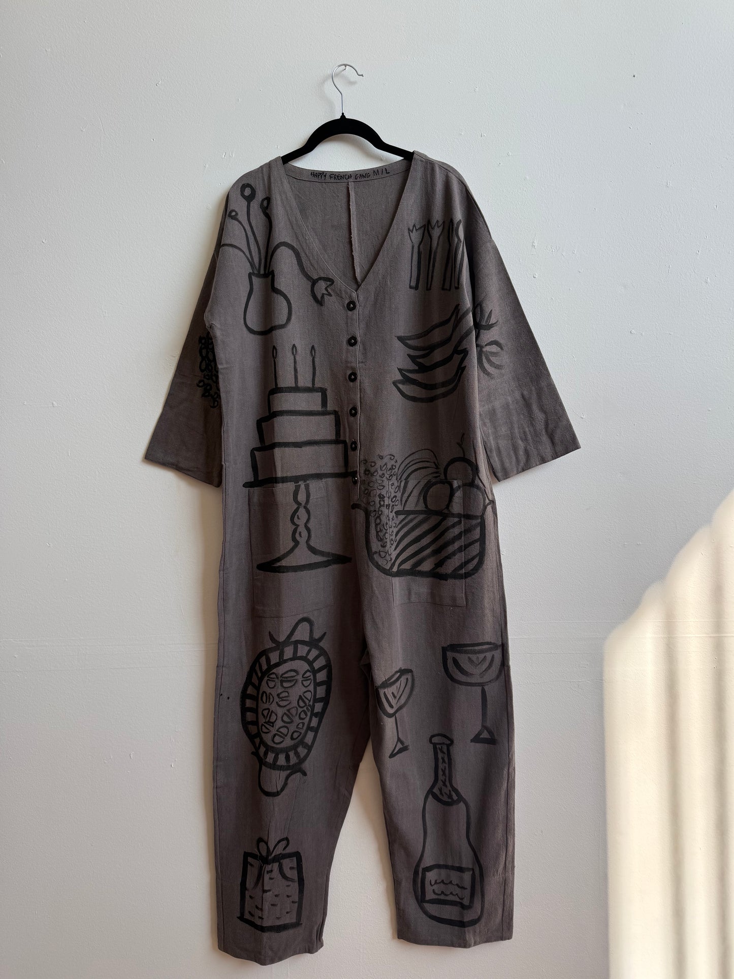 #104 Hand-painted Jumpsuit M/L - Le gâteau d'anniversaire