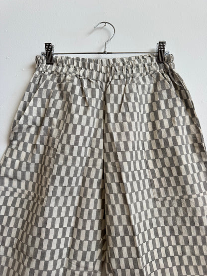 Omar Petit Rectangle Grey