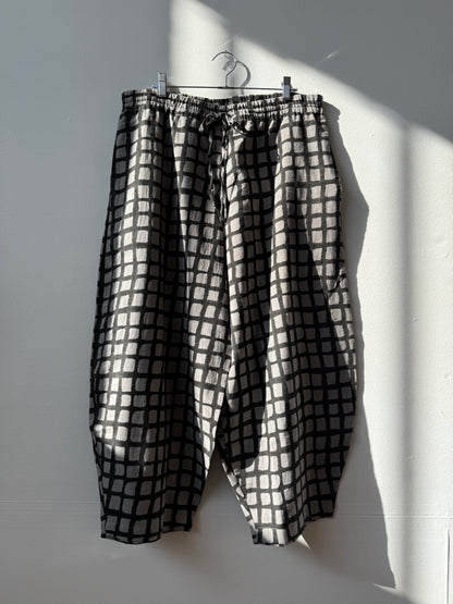 Marius Black Grid And Grey