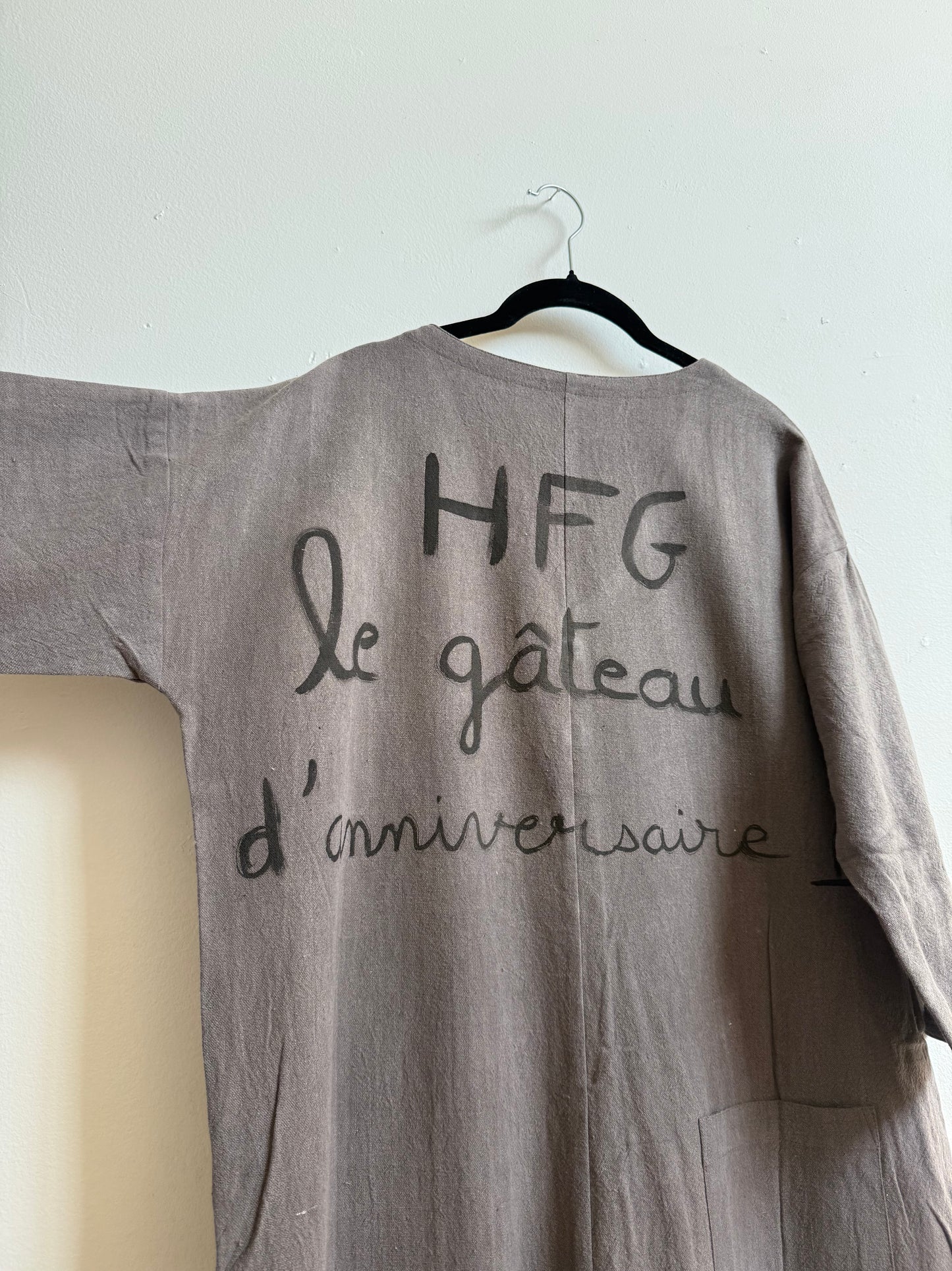 #104 Hand-painted Jumpsuit M/L - Le gâteau d'anniversaire