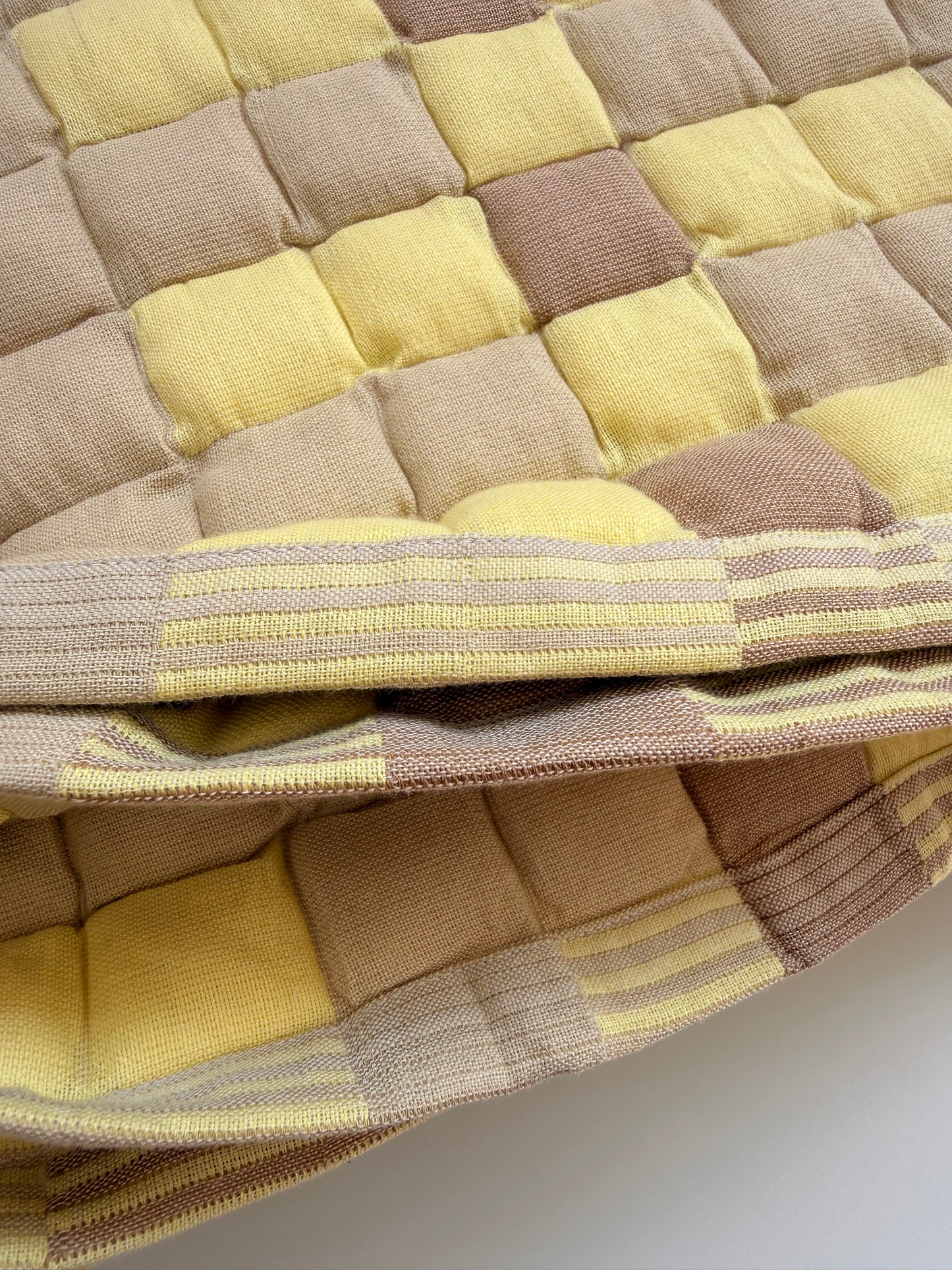 Azalea Sujani Quilt 75x55in
