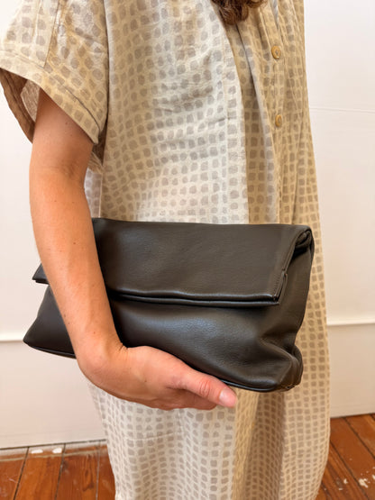 Chambal Clutch w/ Tabs Black