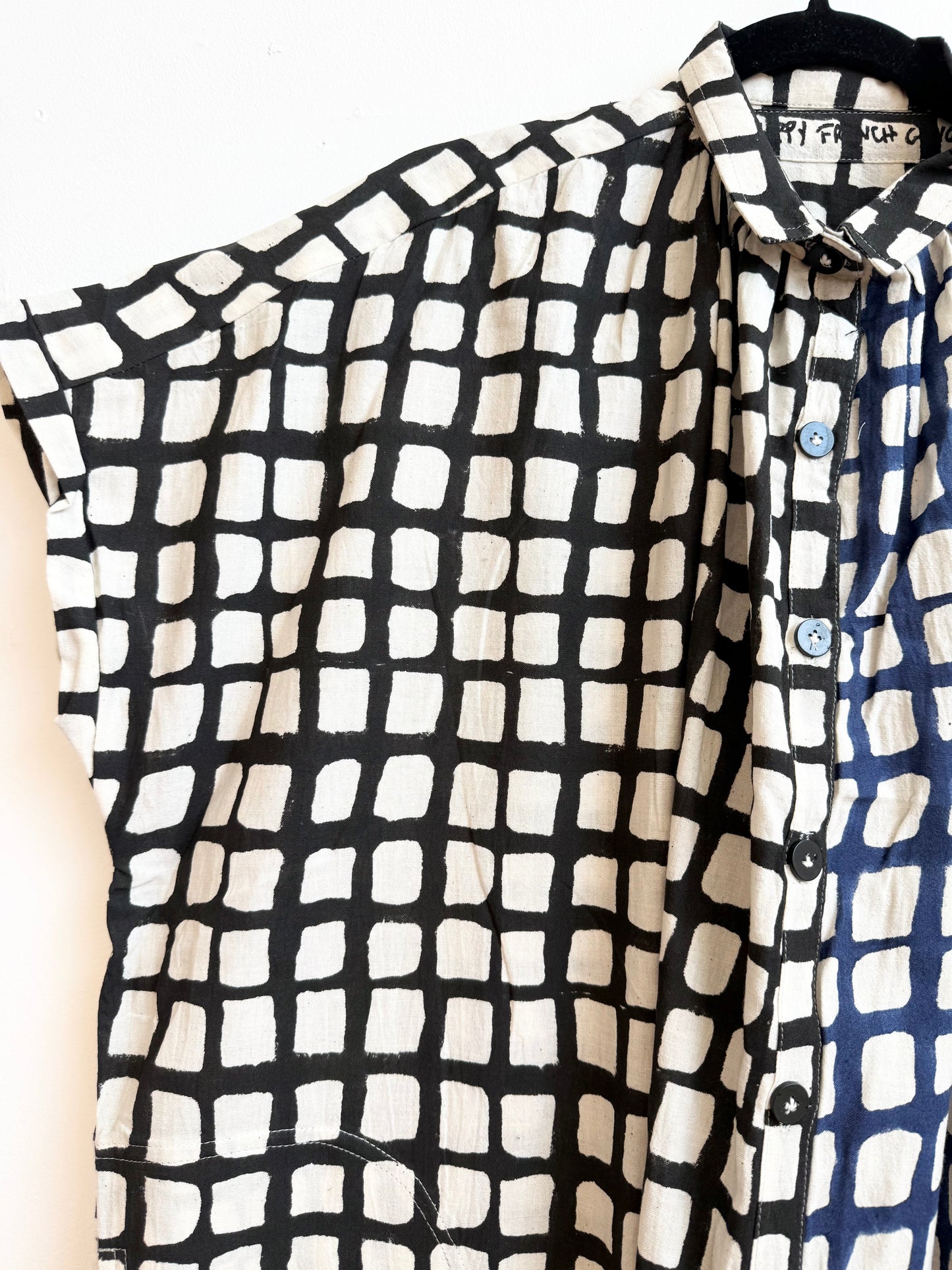 Elise Grid Black and Blue