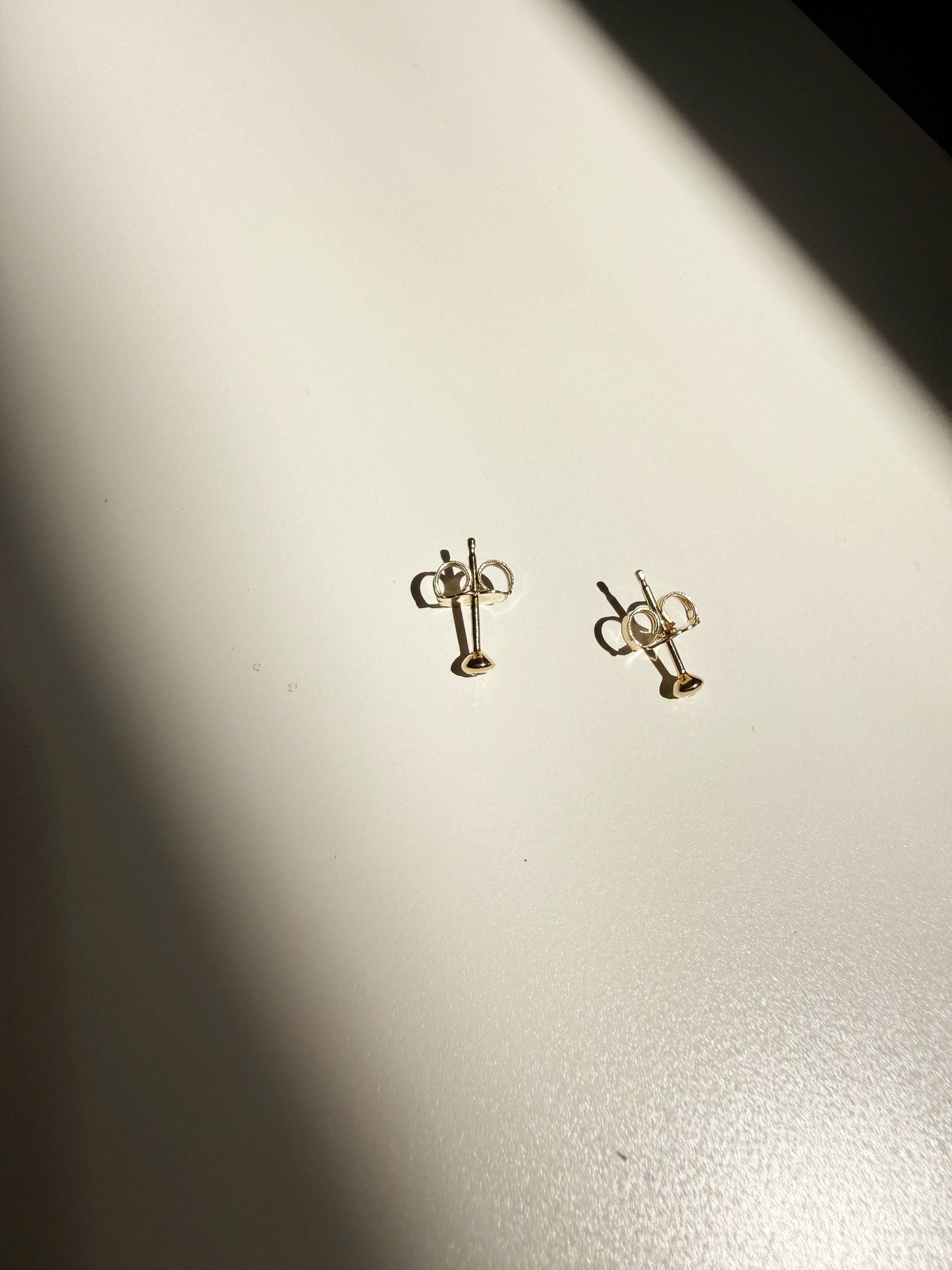 The Tiny Diamond Stud - 14K Gold