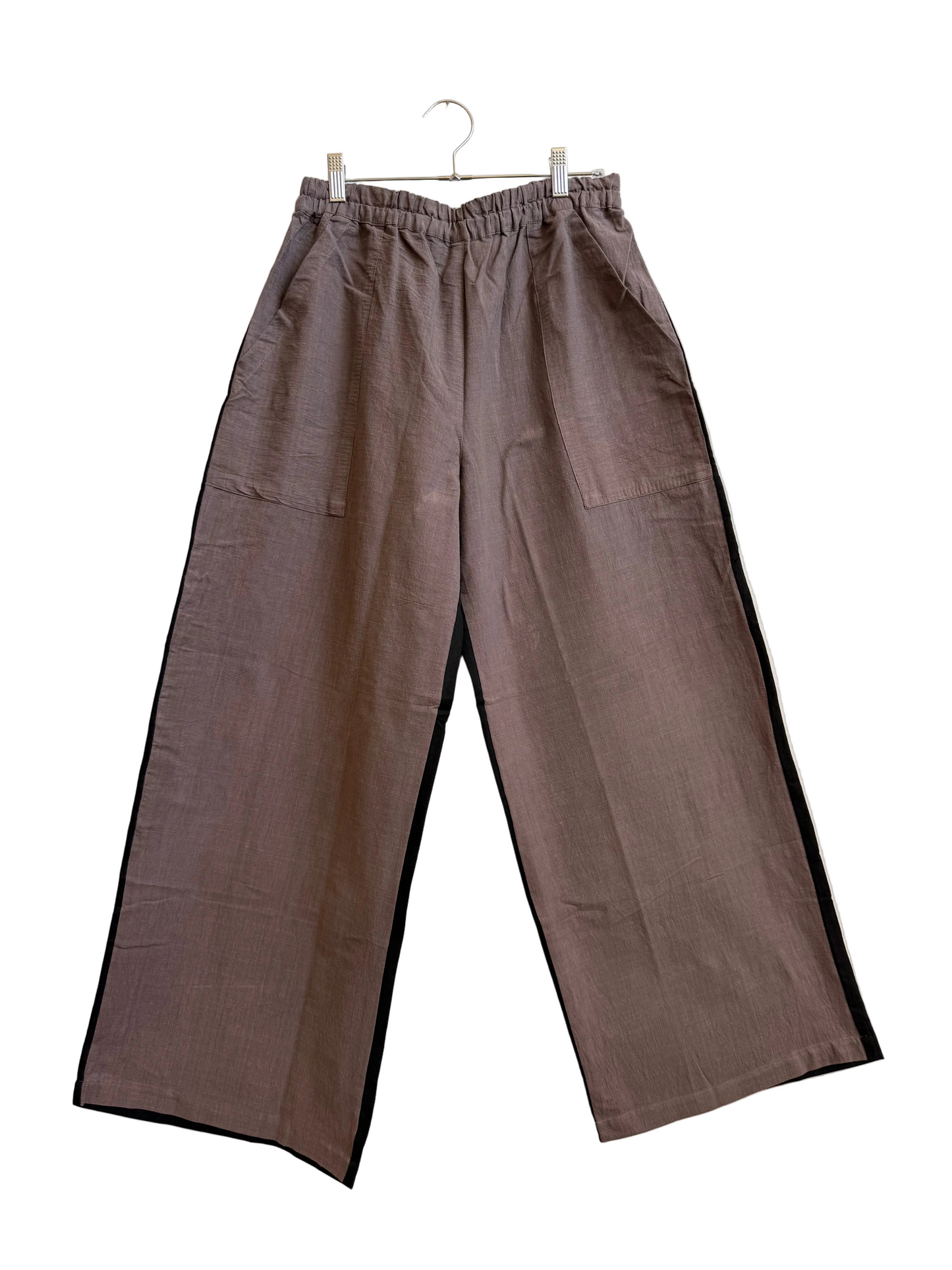 Parton Chocolate & black Pants