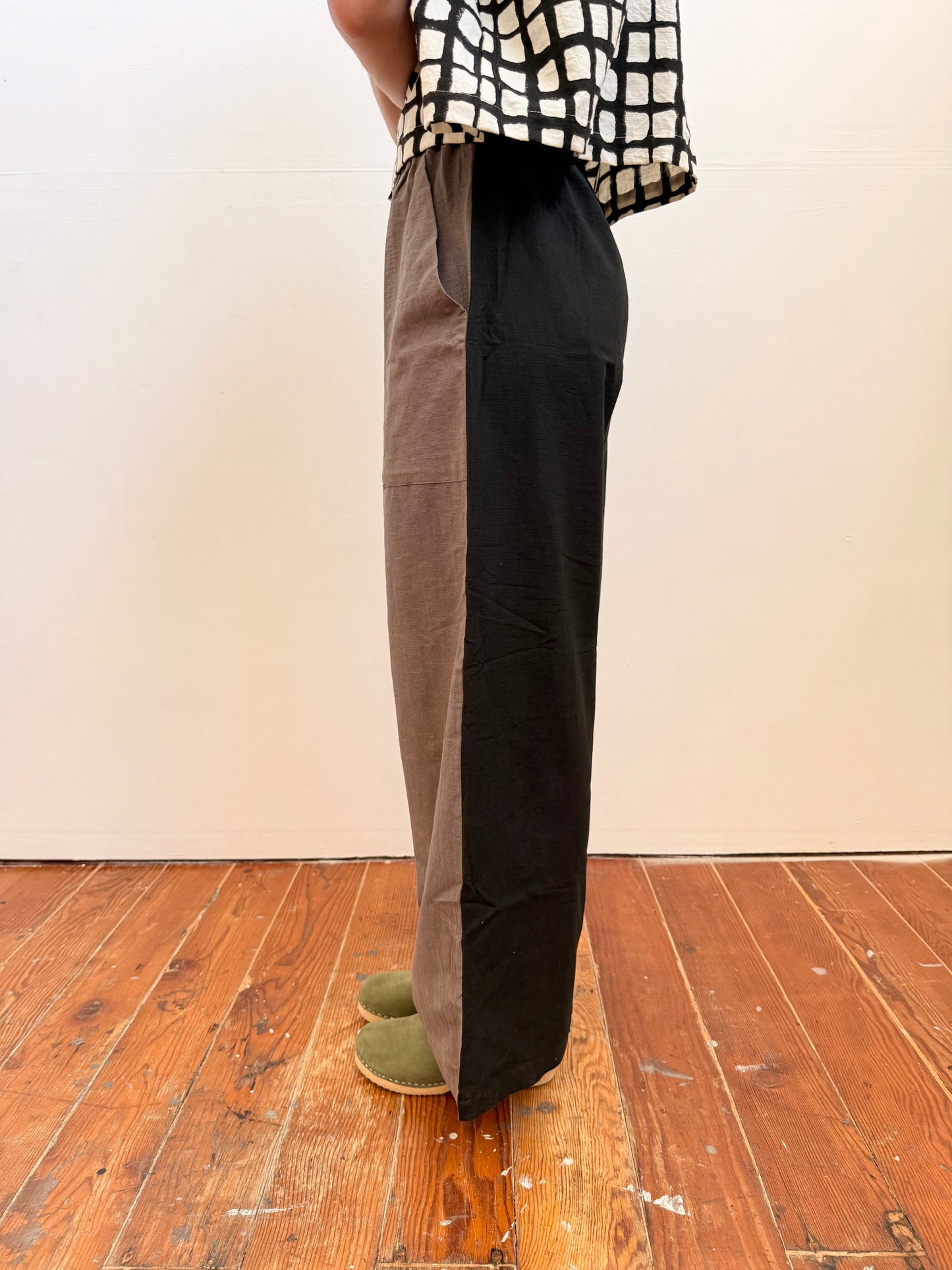 Parton Chocolate & black Pants