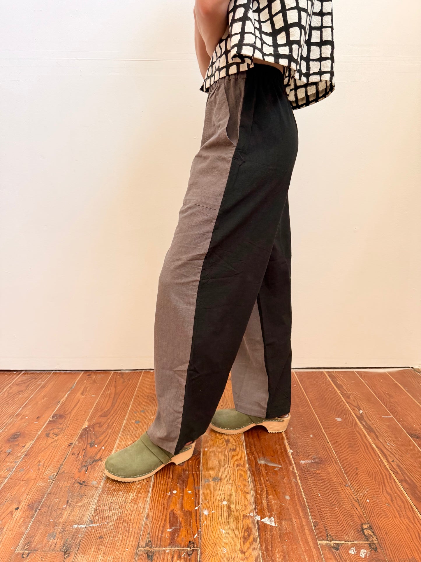 Parton Chocolate & black Pants