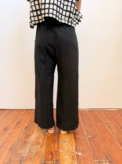 Parton Chocolate & black Pants