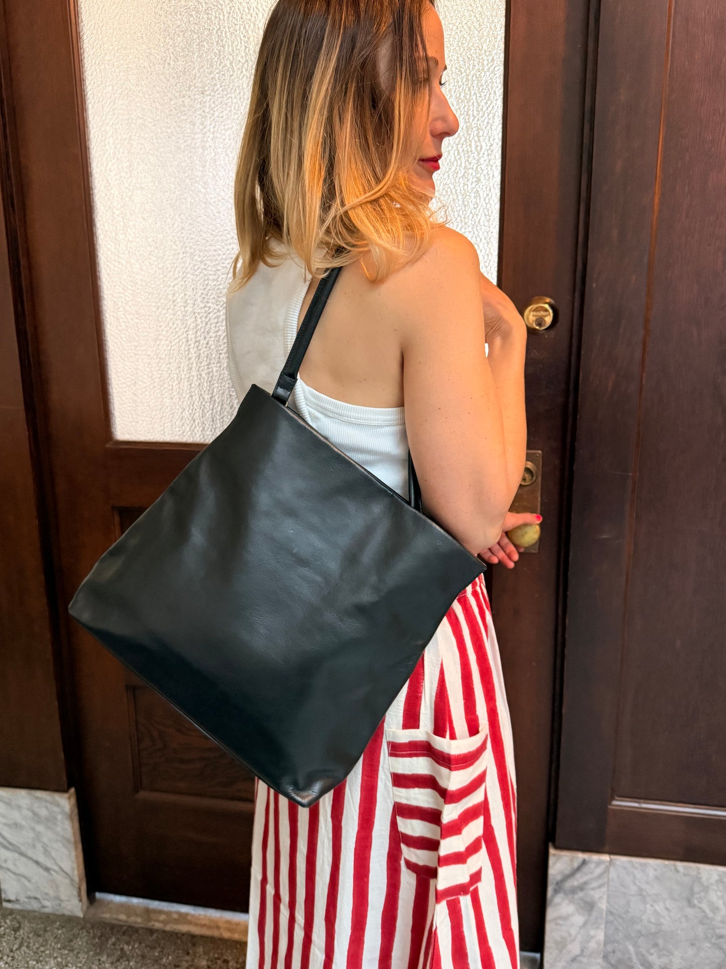 Chambal Clutch w/ Tabs Black