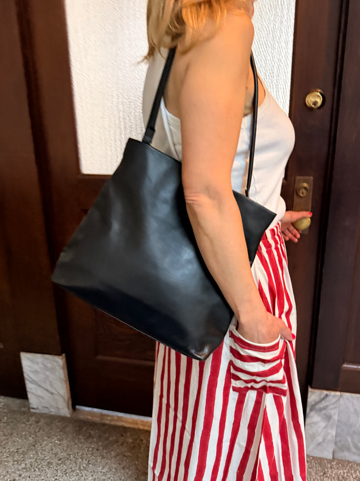 Chambal Clutch w/ Tabs Black