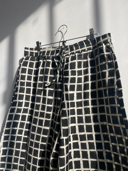 Marius Black Squares
