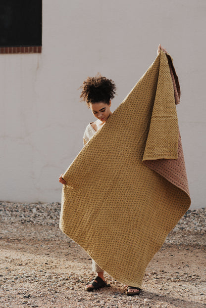 Throw Himalayan & Mustard 75x55in