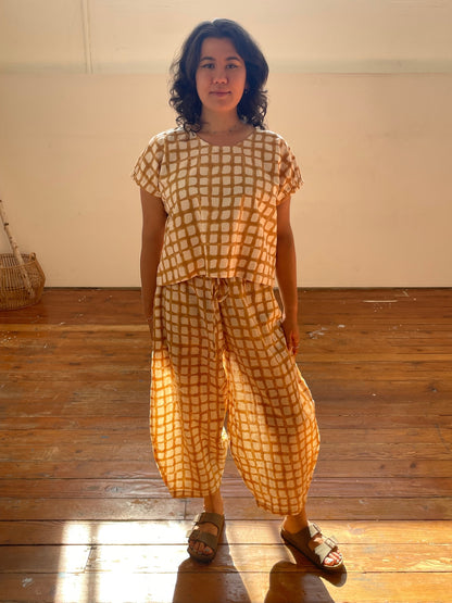 Zélia Top Camel Grid